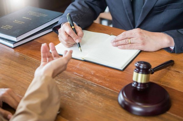 Trouver votre avocat en droit du travail à Versailles